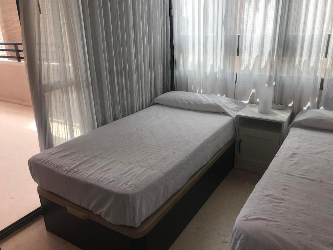 Apartamento Playa De Benidorm Playa De Levante Bagian luar foto